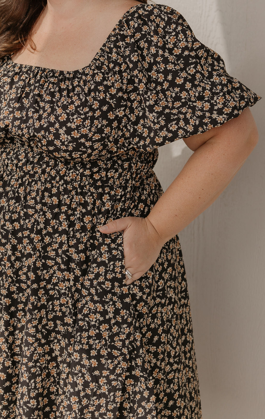 WINNIE FLORAL DRESS WITH PUFF SLEEVES AVAILABLE IN CURVY AND REGULAR