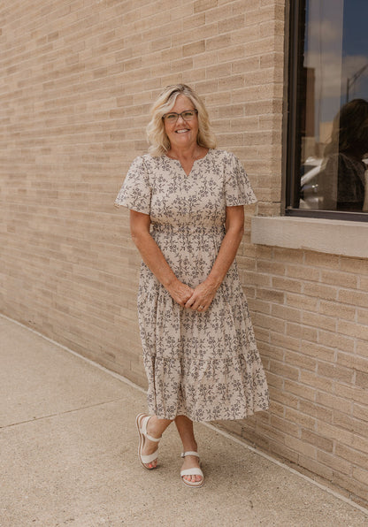 KANSAS REG/CURVY TAUPE FLORAL MIDI DRESS