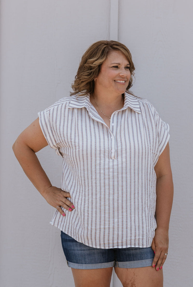 JANAE CURVY STRIPED BUTTON FRONT DETAIL TOP