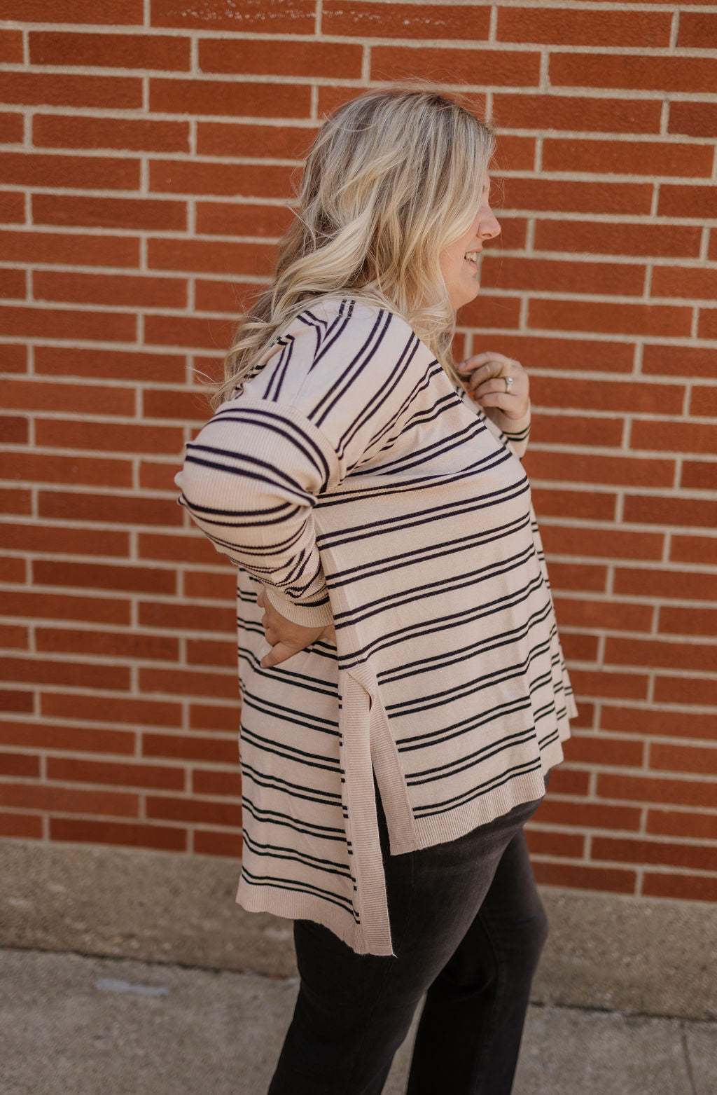 CHAELOR CURVY STRIPED KNIT TOP