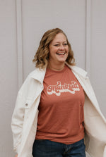 THANKFUL CLAY COLORED GRAPHIC TEE