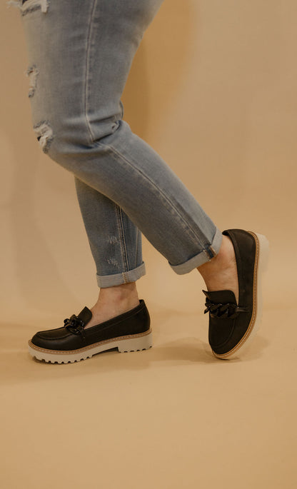 MORA BLACK LOAFER