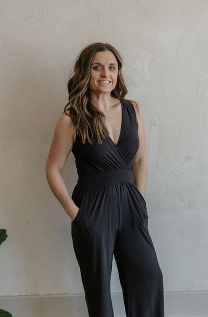 RHIANNAN SLEEVELESS JUMPSUIT WITH POCKETS 2 COLOR OPTIONS