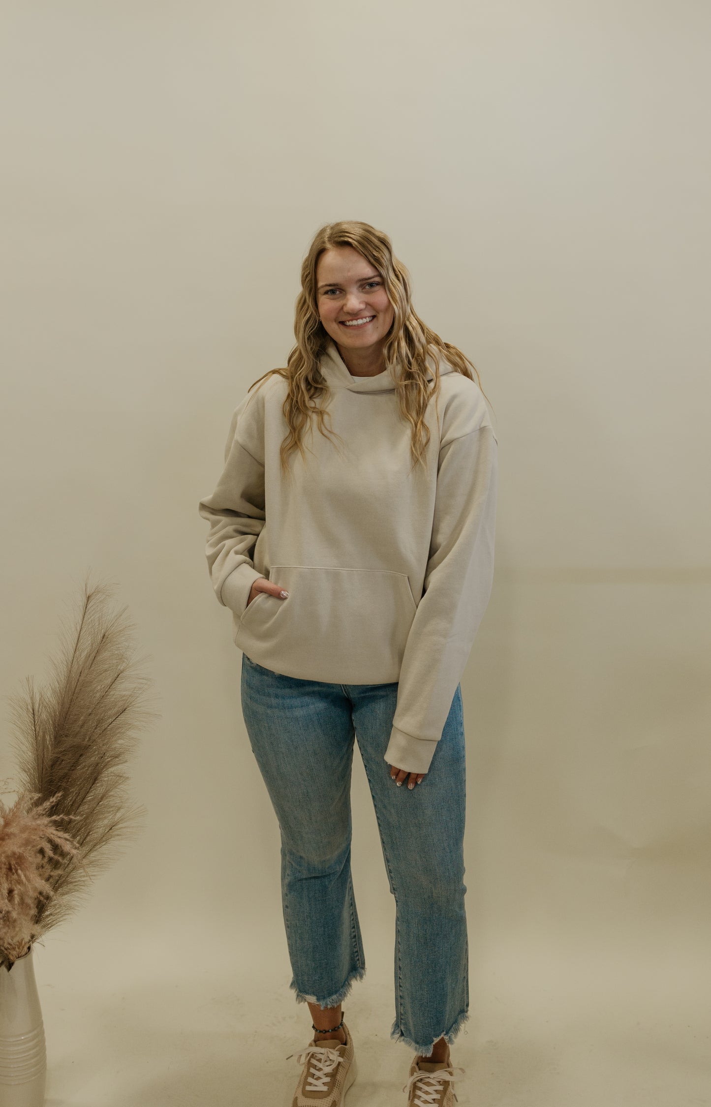 KIDA IVORY HOODIE SWEATSHIRT BY IVY & CO