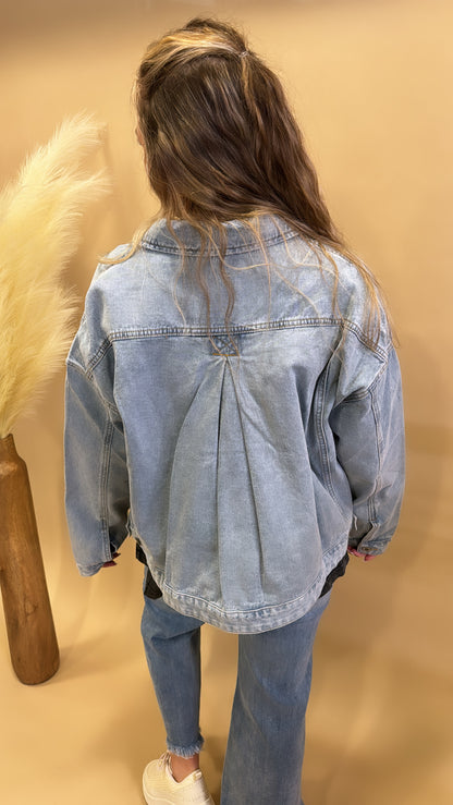 CHARITY SHORTER MEDIUM WASHED DENIM JACKET