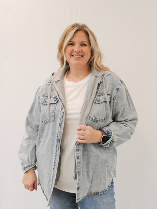 ELSIE CURVY/REG LIGHT WASHED DENIM JACKET