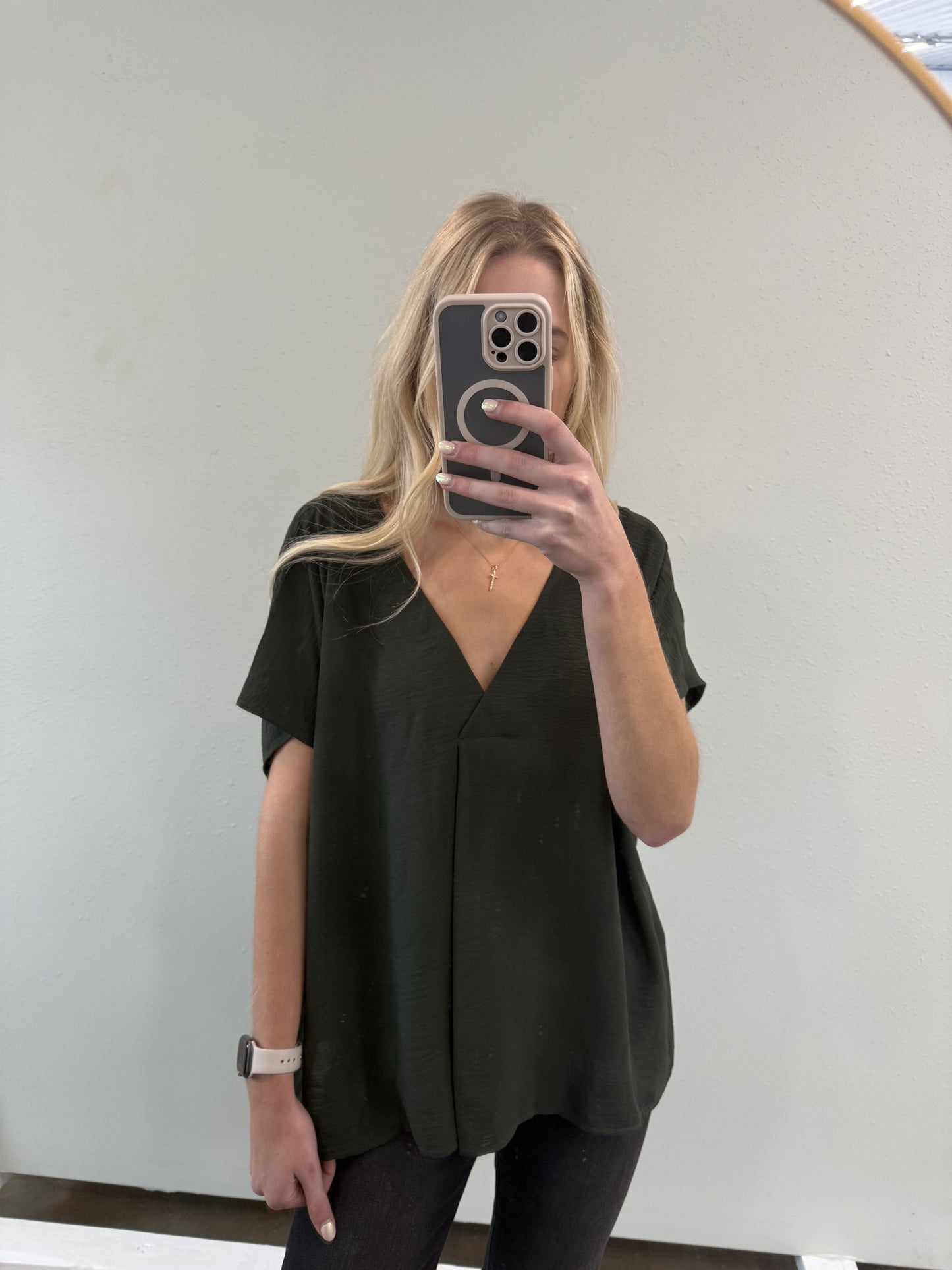 RITA DEEP V-NECK BLOUSE