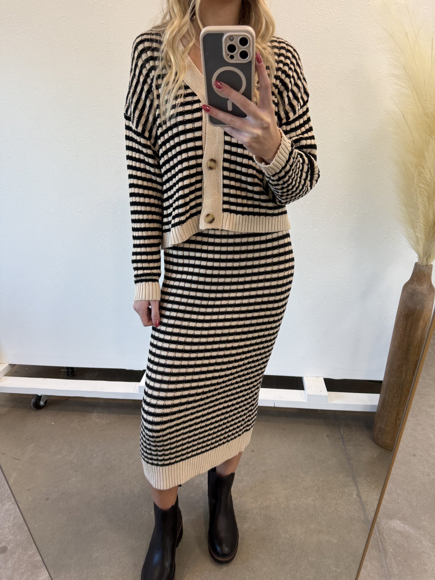 JENSEN STRIPED KNIT SKIRT BY IVY & CO