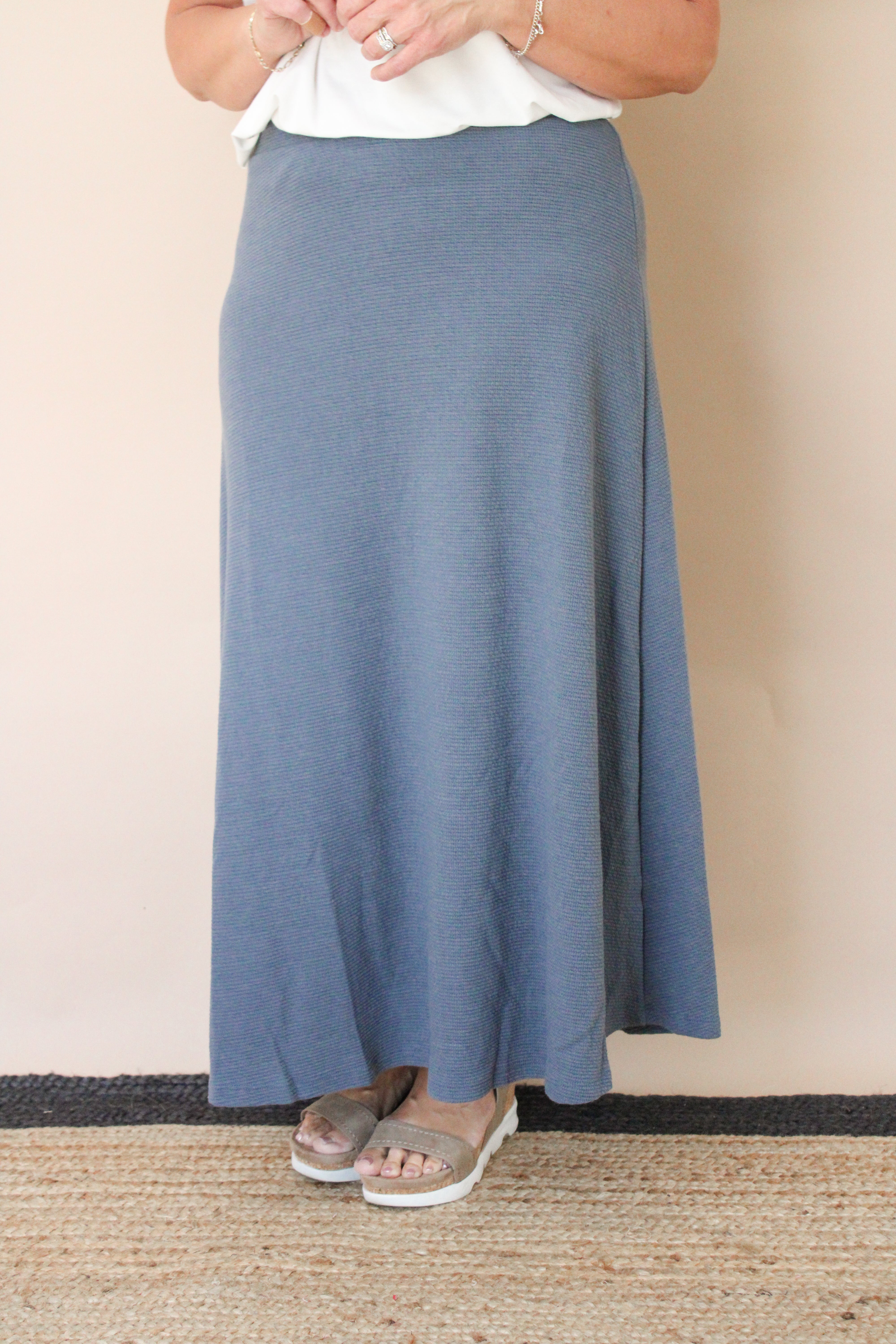 BB MIDI PLEATS SKIRT WHITE - BIRTHDAY BASH