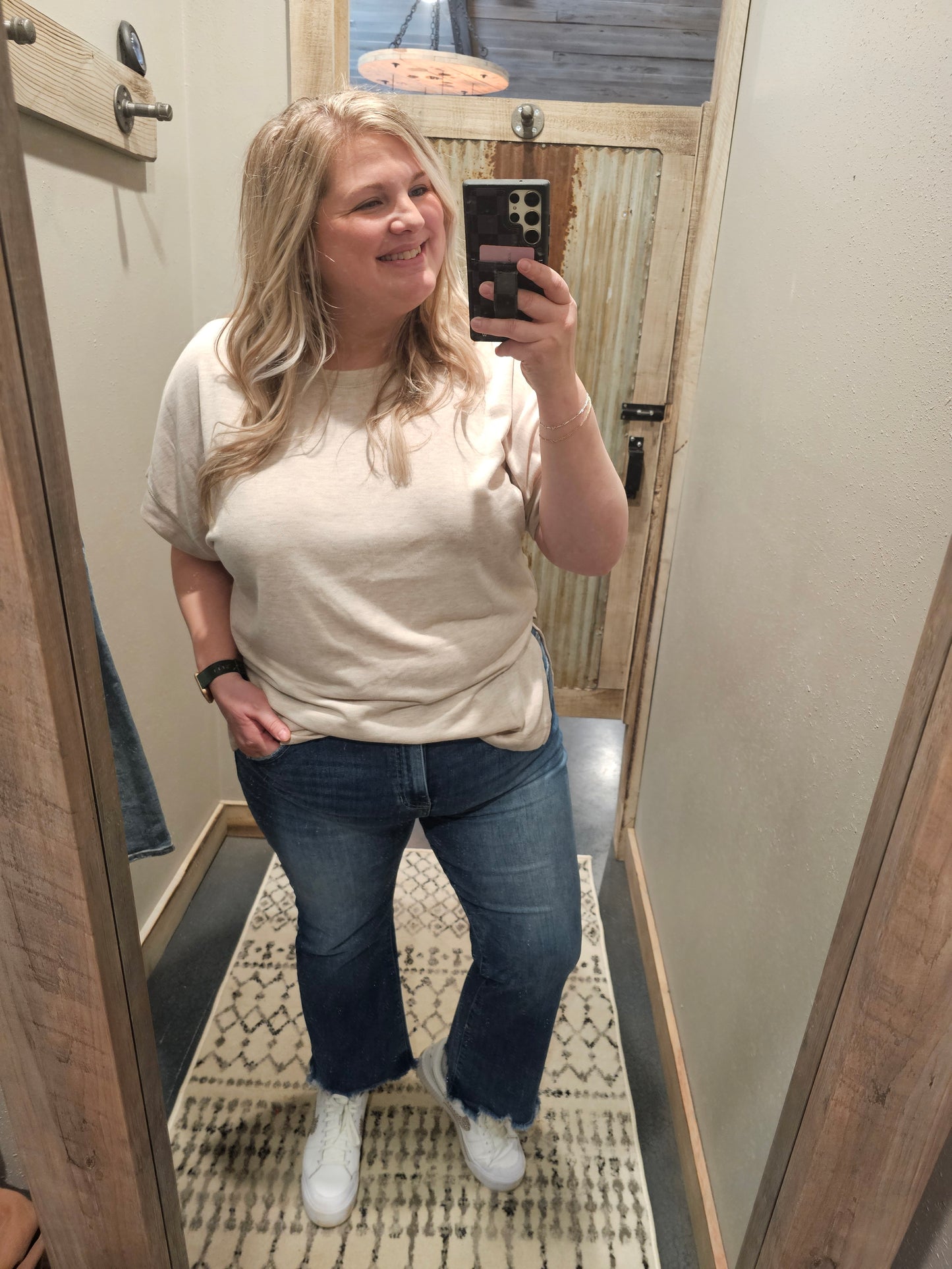 MAKAYLA CURVY MEDIUM WASHED JEANS