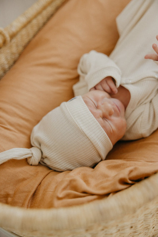 COPPER PEARL NEWBORN TOP KNOT HAT