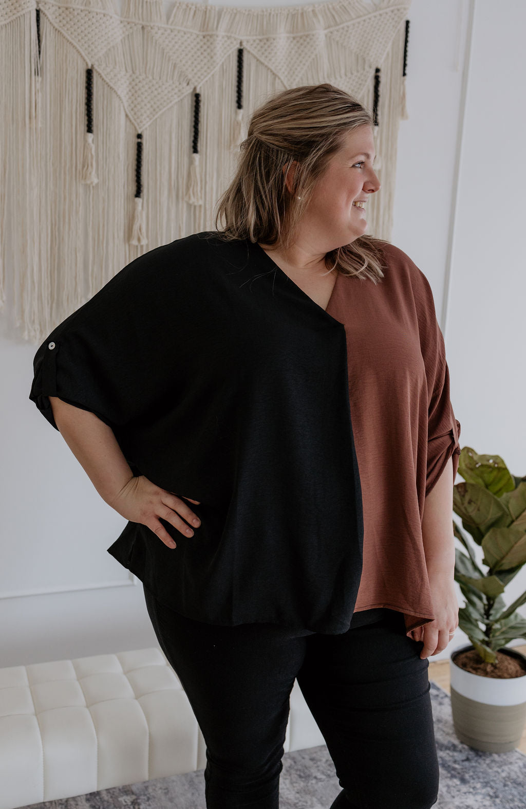 RYANN CURVY COLORBLOCK BLOUSE