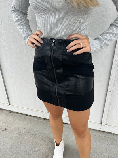 FAUX LEATHER AND SUEDE CONTRASTING SKIRT WITH FRONT ZIPPER