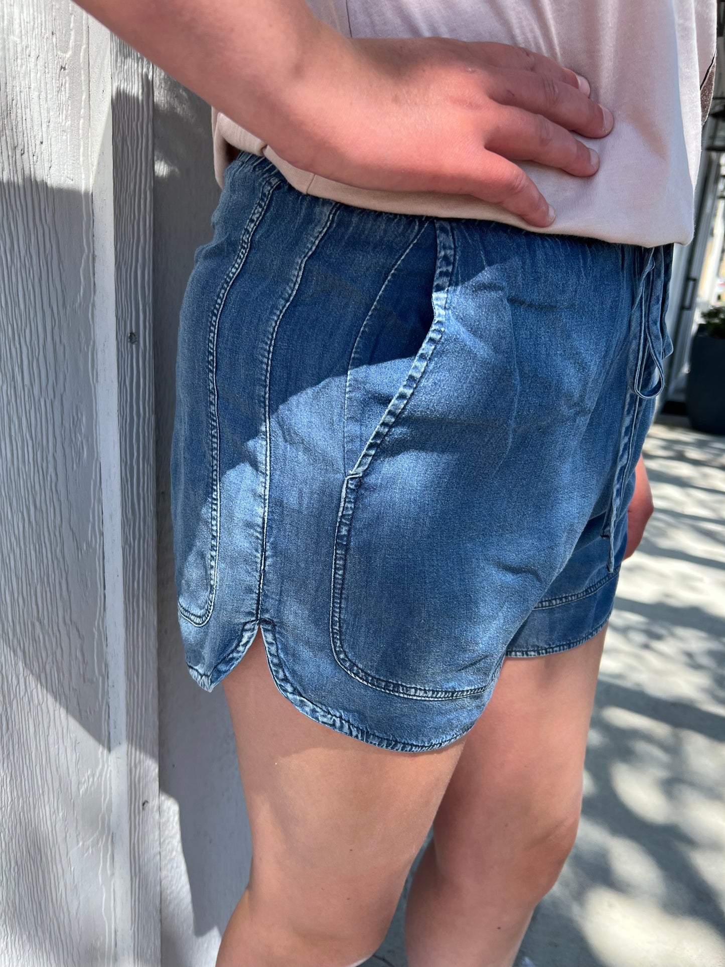 JOLIE DENIM SHORTS 2 COLOR OPTIONS