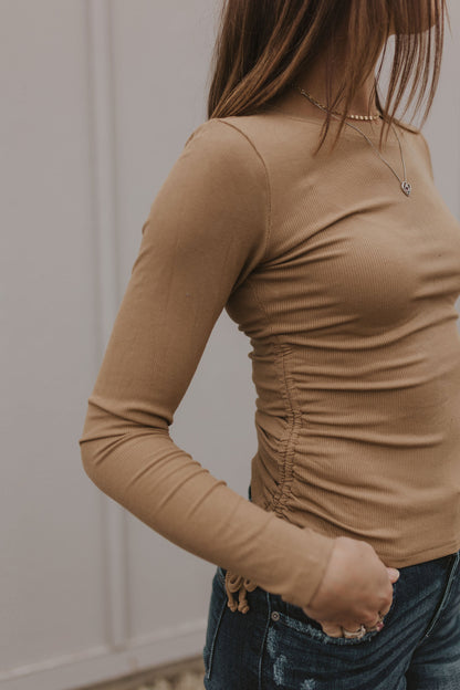 SHAELA RIBBED CINCH SIDE LONG SLEEVE TOP