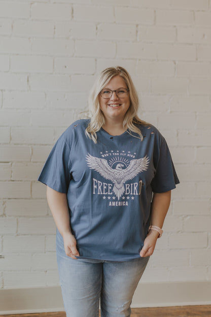 SANDY CURVY FREE BIRD GRAPHIC TEE