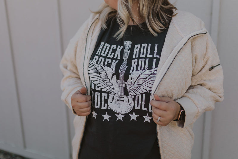CURVY ROCK AND ROLL GRAPHIC TEE