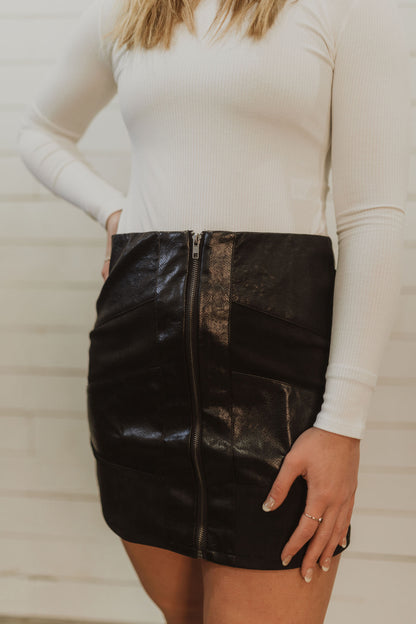 FAUX LEATHER AND SUEDE CONTRASTING SKIRT WITH FRONT ZIPPER